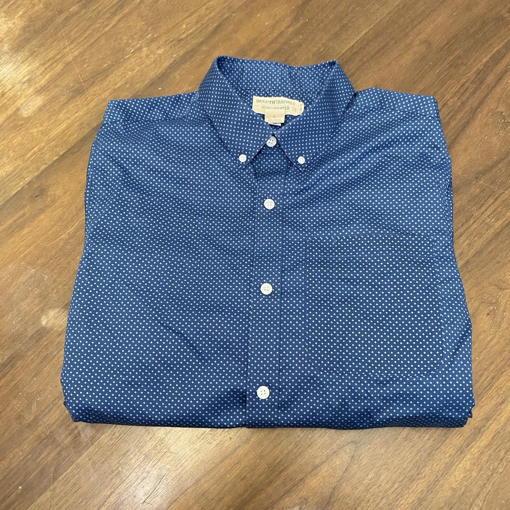 Duluth Trading Co Wrinkle Fighter Blue Button Down Relaxed Shirt Large Diamond